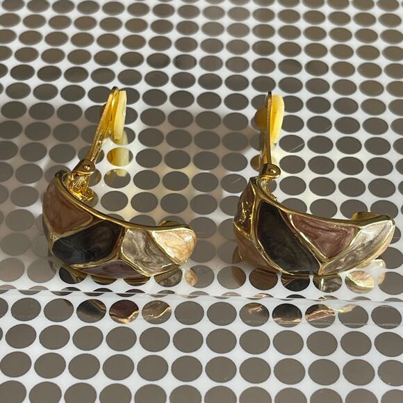Vintage Gold Tone Beige Enamel Earrings Heavy Sturdy Clip On B#18 - Picture 6 of 10